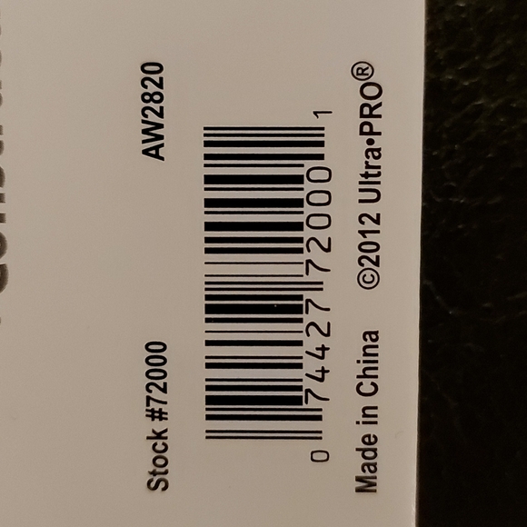 🎉FREE WITH PURCHASE🎉  Ultra Sleeves for your iPad - Picture 3 of 4